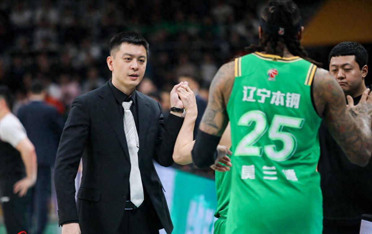 九游官网-2点原因！杨鸣坚决辞职，签不来胡金秋前队友，赵继伟无心恋战